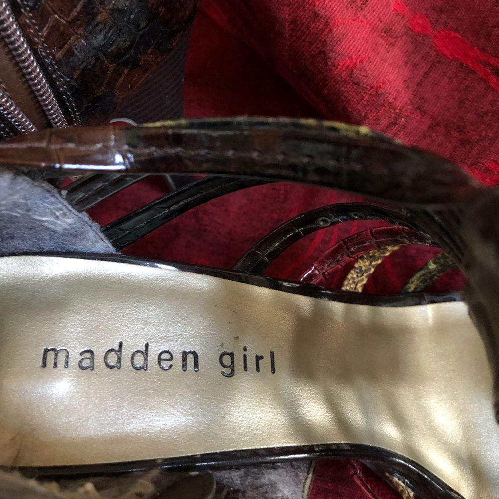 Shoes - Picture 2 of 2